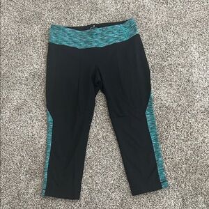 Athleta Black and Teal Capri Leggings